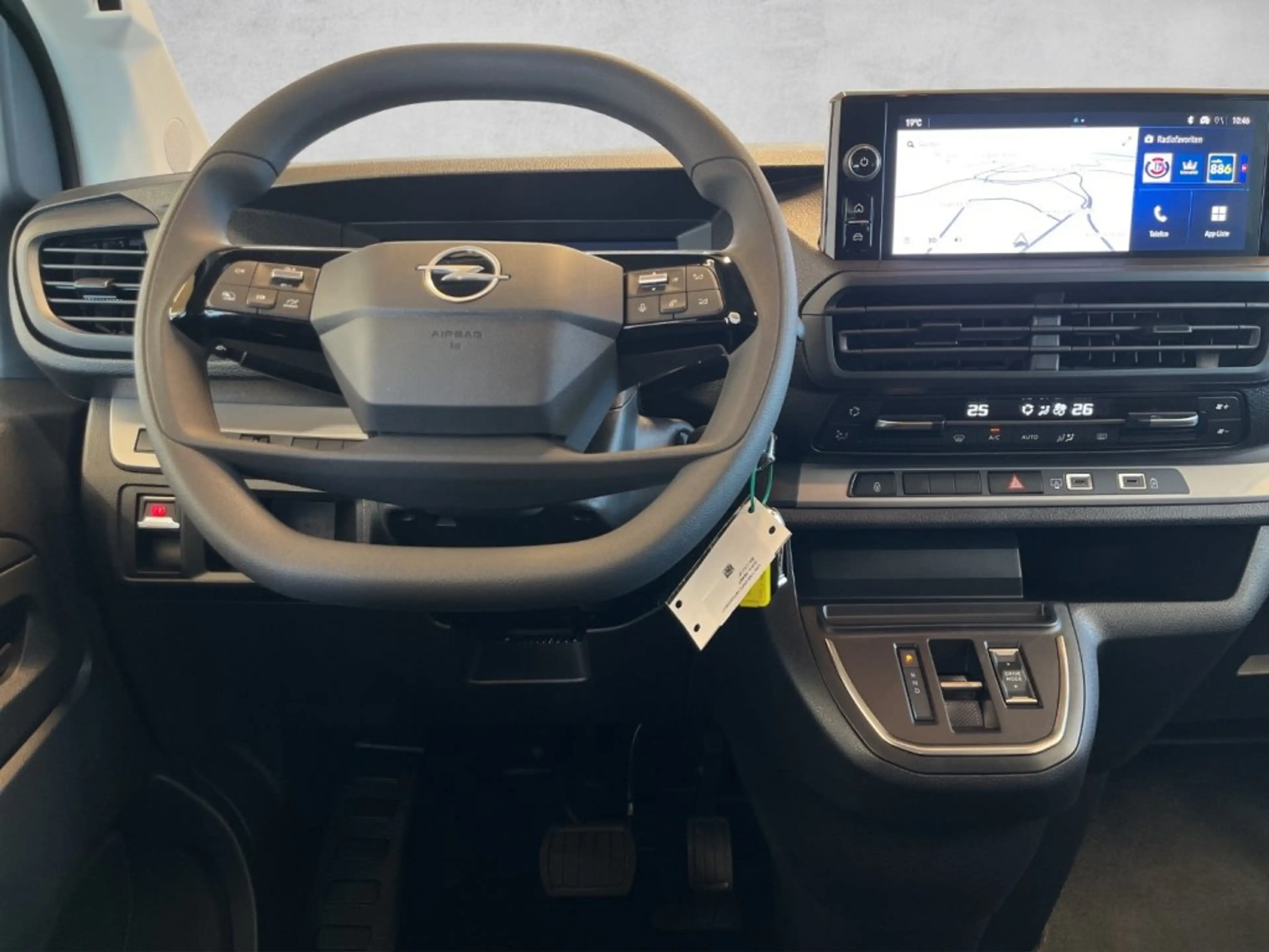 Opel Vivaro Kombi XL BHDI 180 AT8 9-Sitze — photo 14