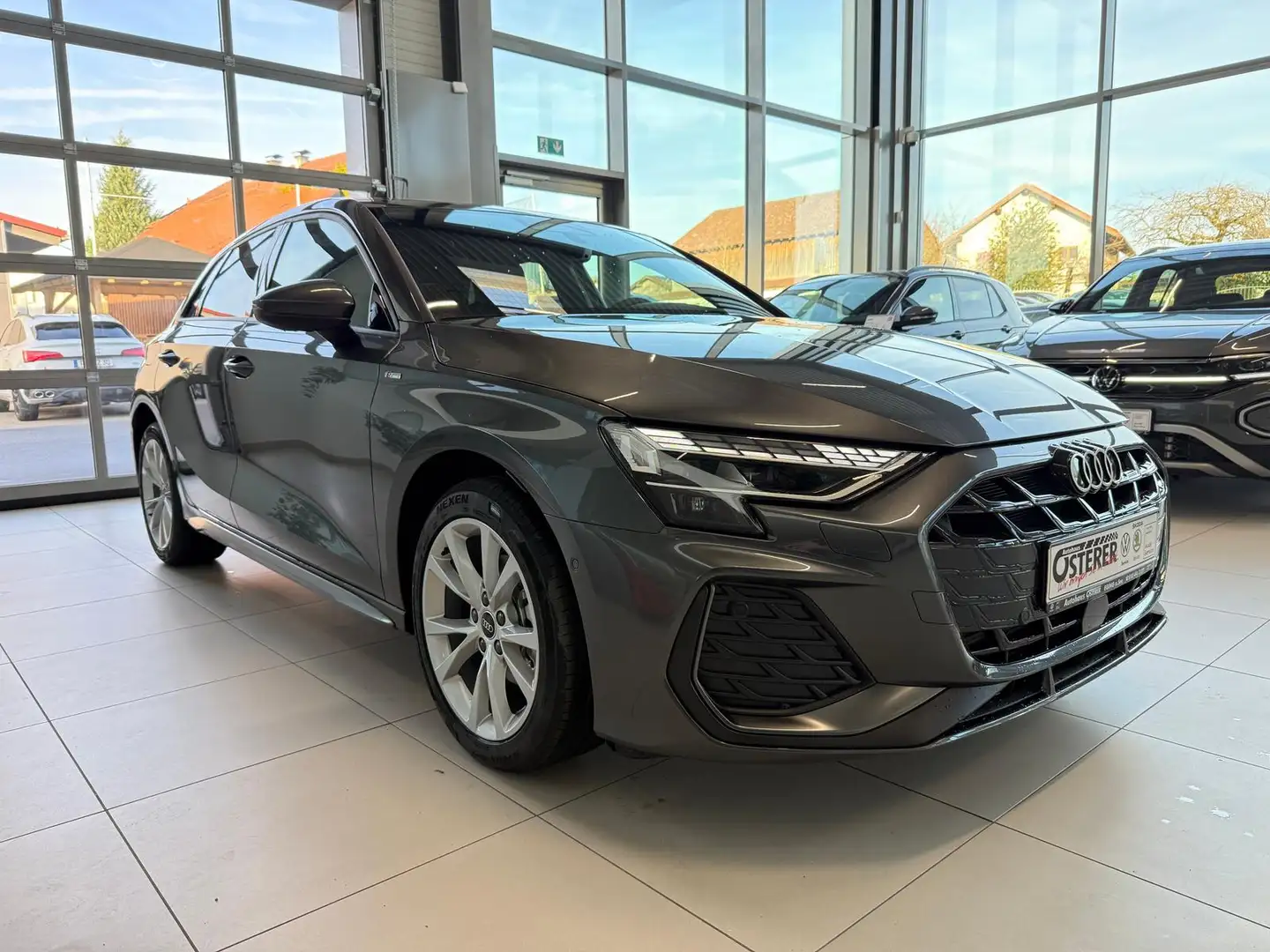 Audi A3 Sportback S-Line 1,5 TFSI-DSG- 4 Jahre Garantie - Gris - 2