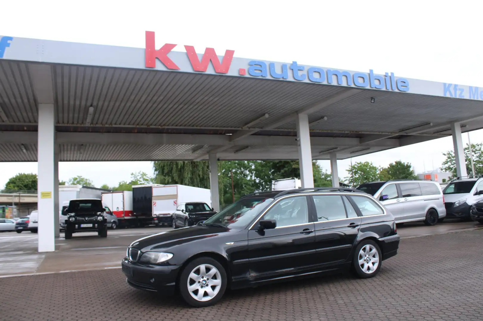BMW 320 i, Klima,Leder,Shzg.,PDC,Harman-Kardon Zwart - 1