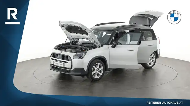 Mini Countryman view 9