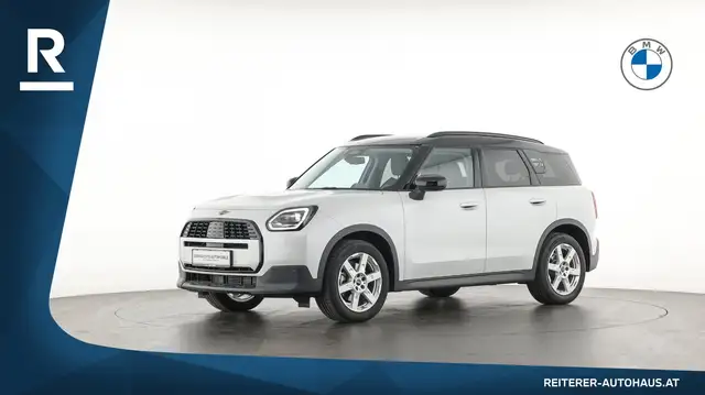 Mini Countryman view 3