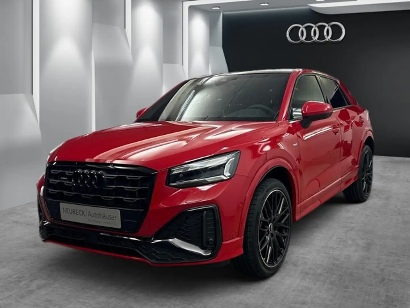 Audi Q2 Sline Quattro Glasdach Matrix LED #megaOptik Rot - 1