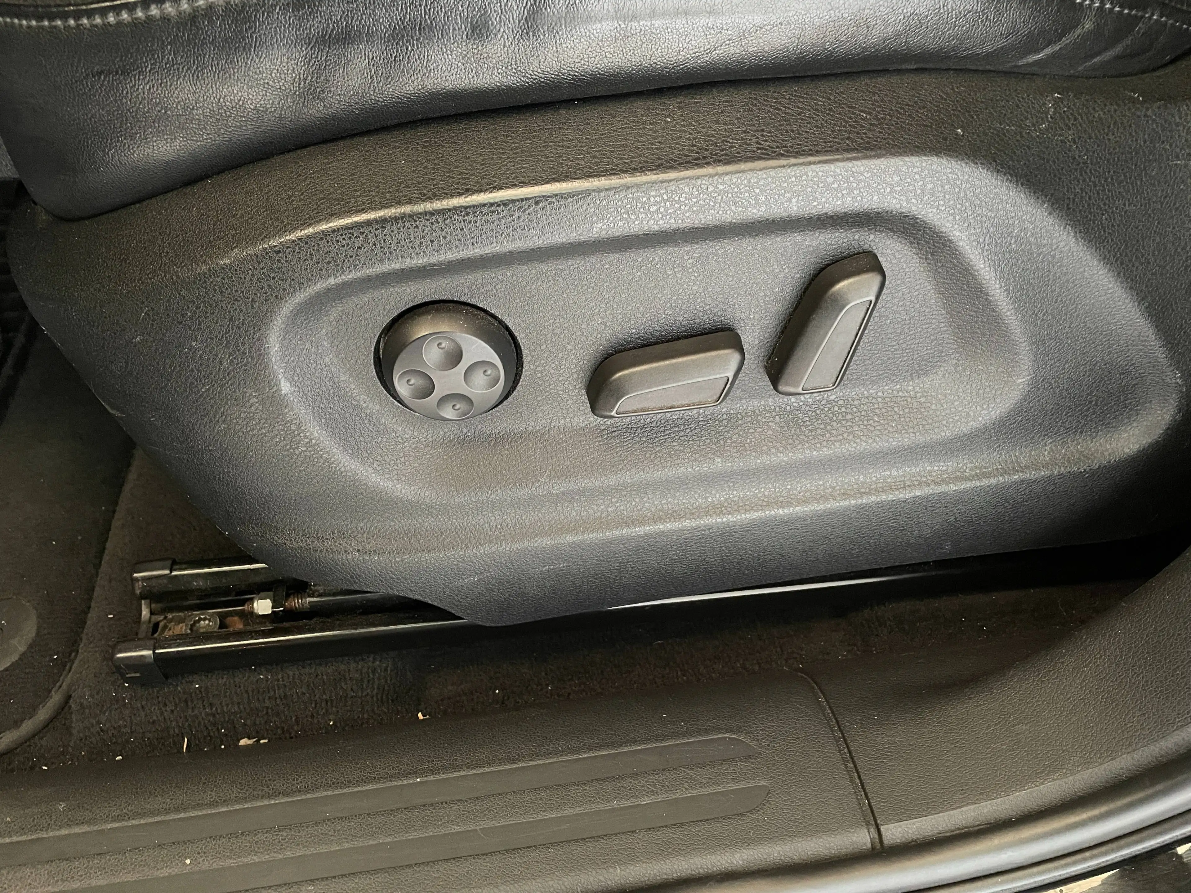 Audi Q5 3.0 TDI 176 kW quattro — photo 11