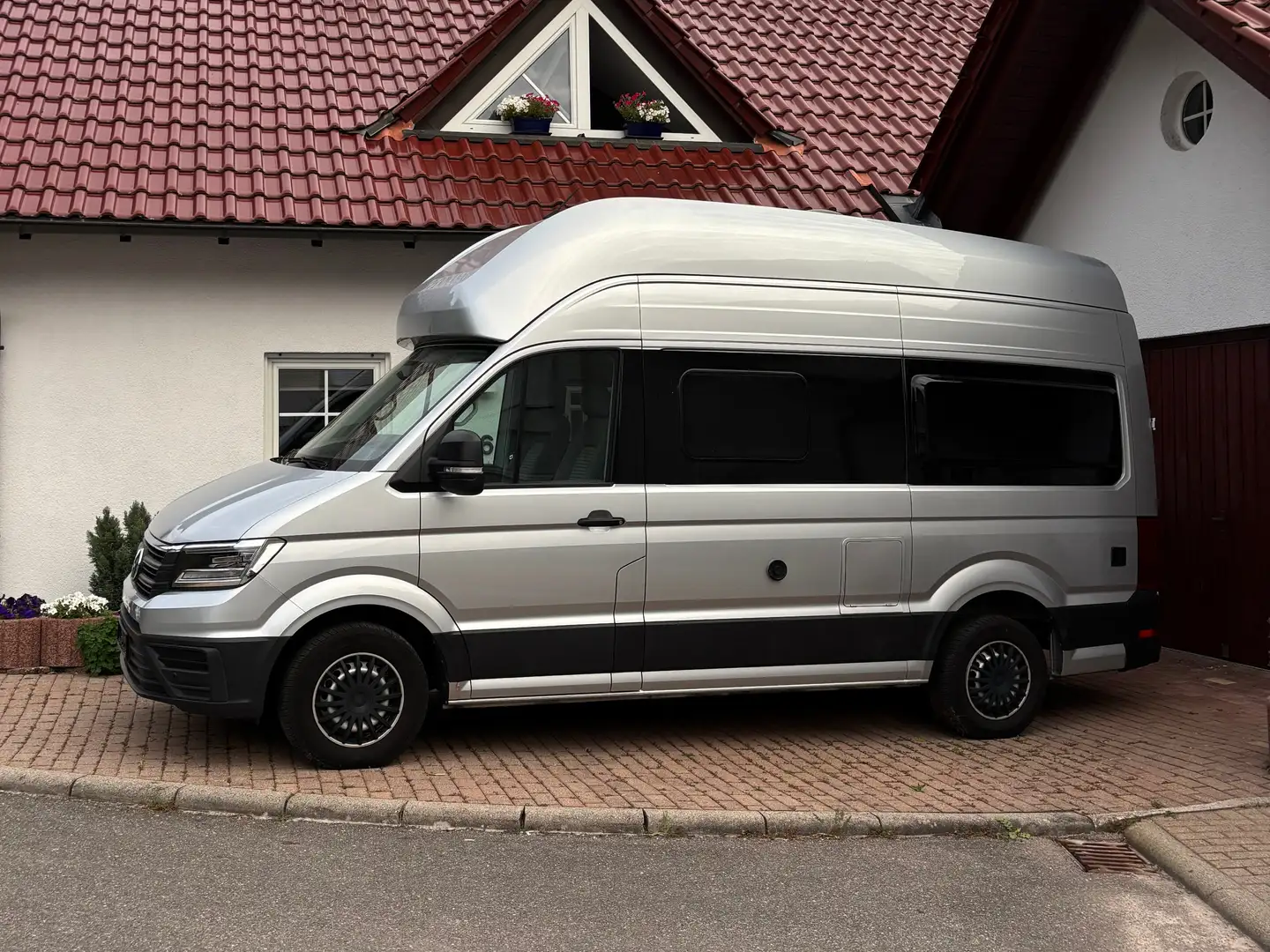 Volkswagen Grand California Grand California TDI Autm. VA 600  MARKISE, NAV Silber - 1