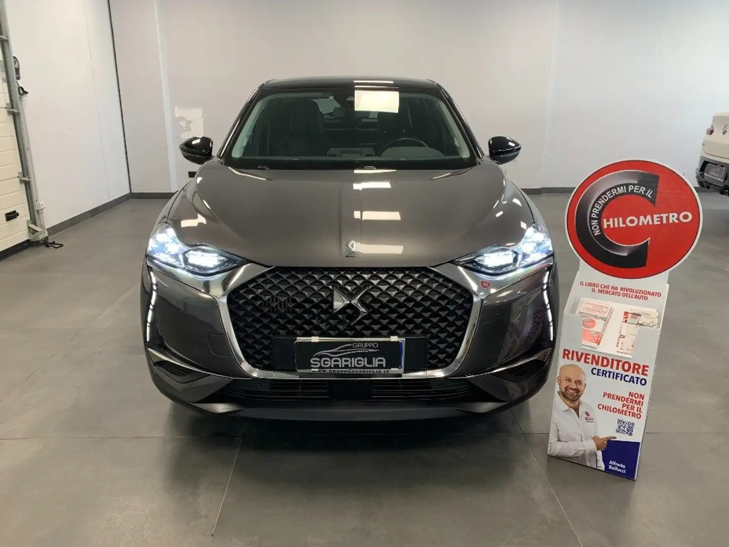 DS Automobiles DS 3 Crossback 1.5 BlueHDi STRAFULL Faubourg Gris - 2