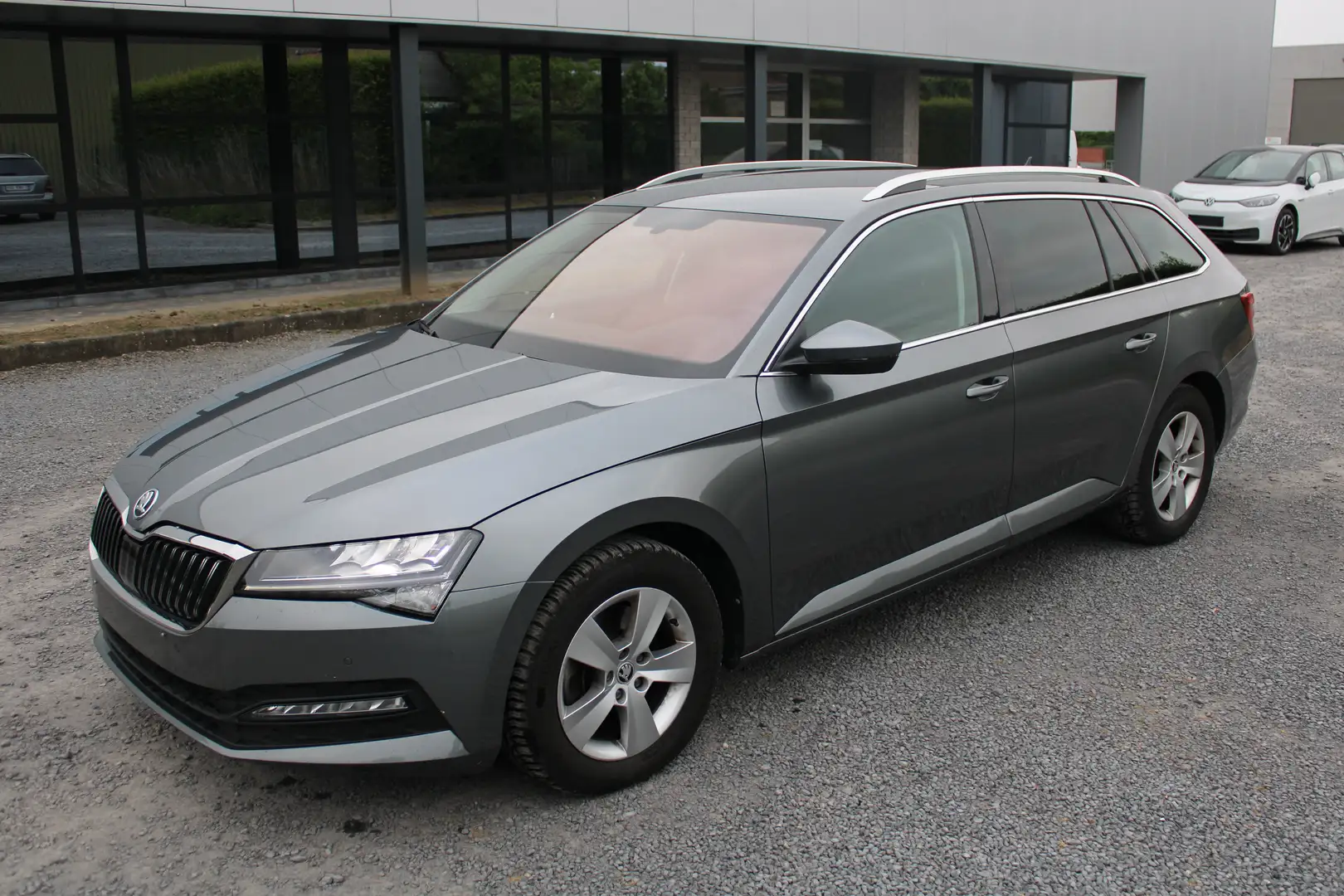 Skoda Superb 1.5 TSI Clever VIRTUAL AUTOMATIC CAMERA GPS CRUISE Šedá - 2