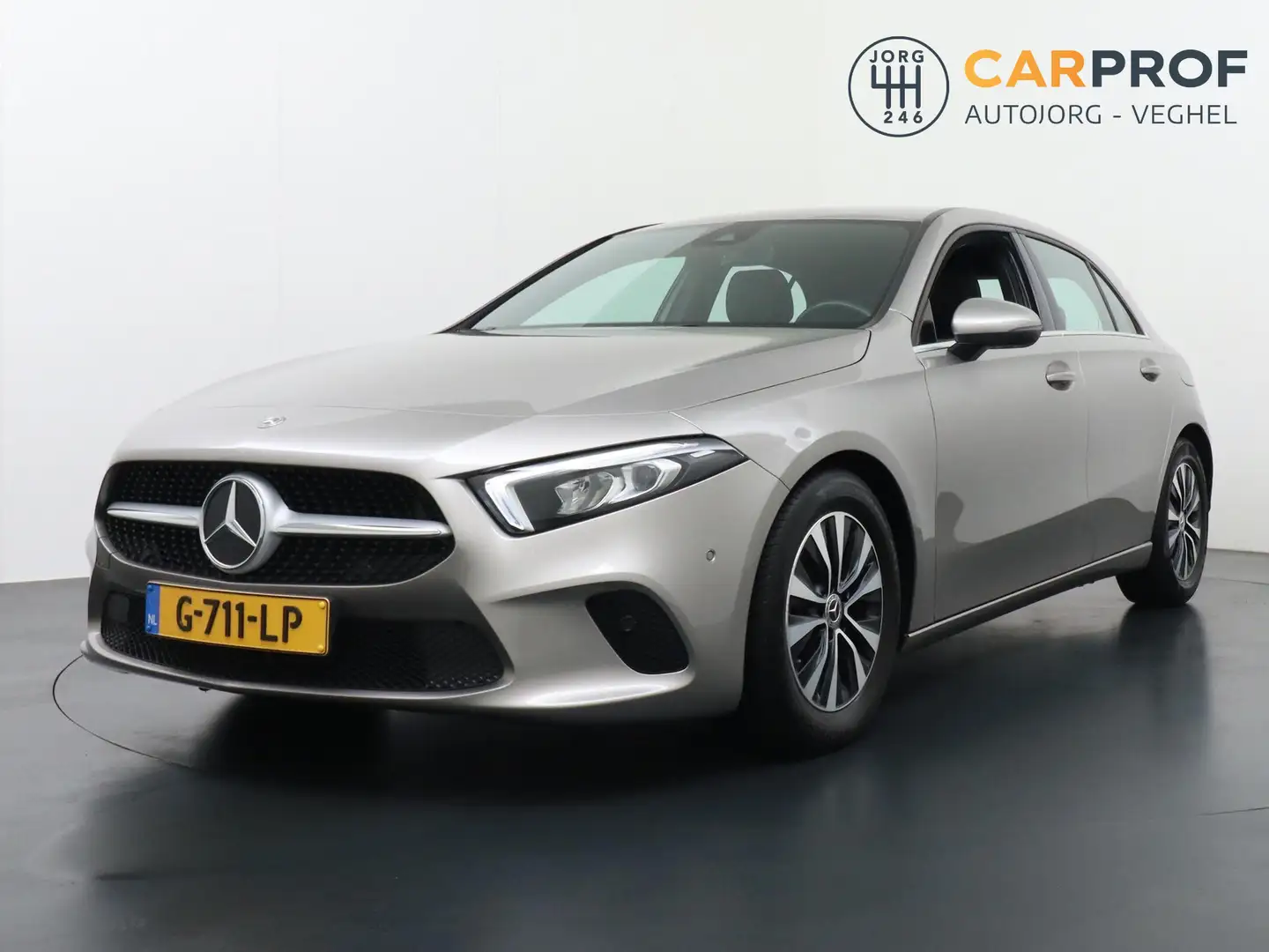Mercedes-Benz A 160 Business Solution Trekhaak MBUX Camera Grijs - 1