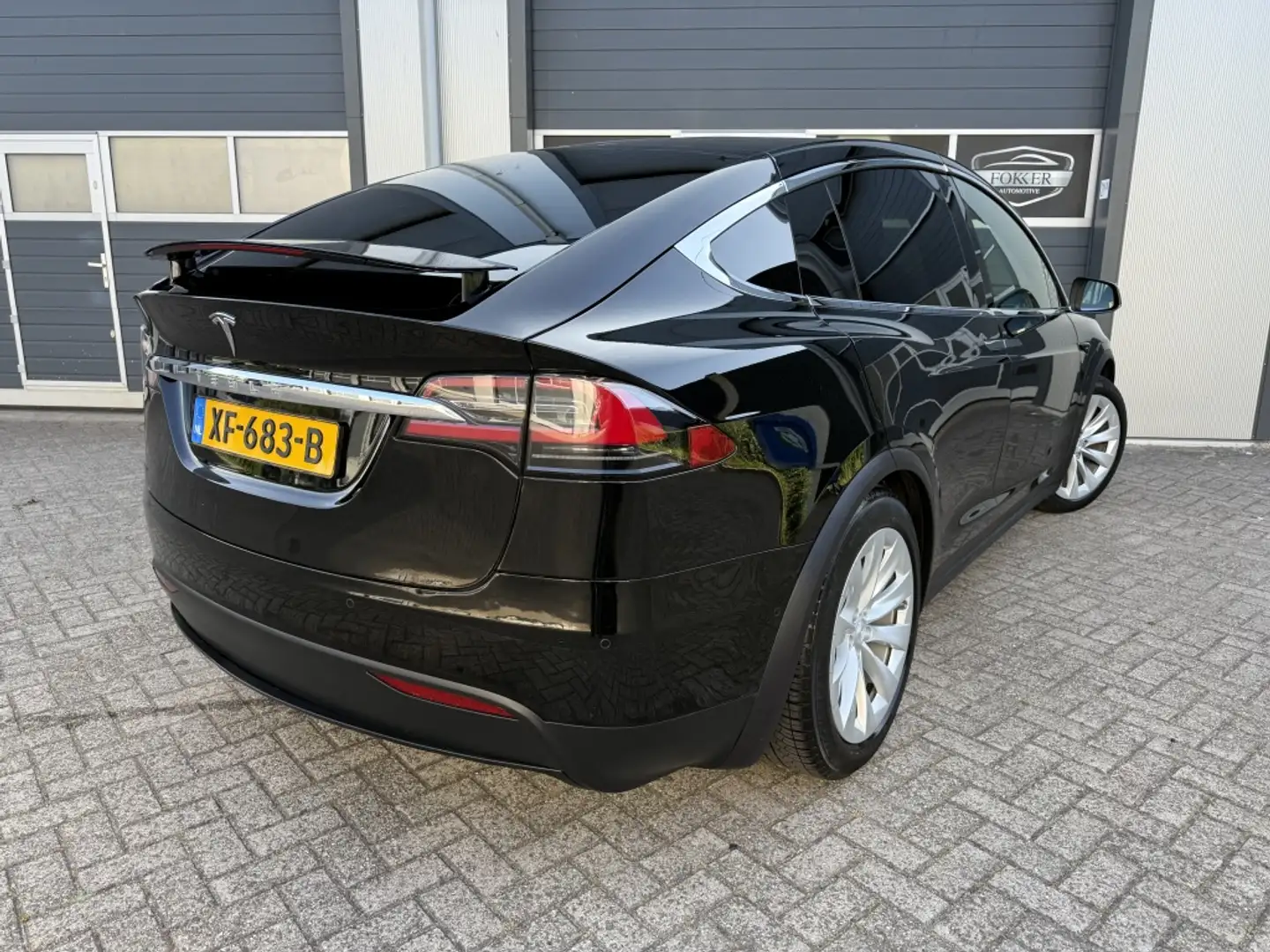 Tesla Model X 75D Base NAP Afneembare Trekhaak Leer Luchtvering Black - 2
