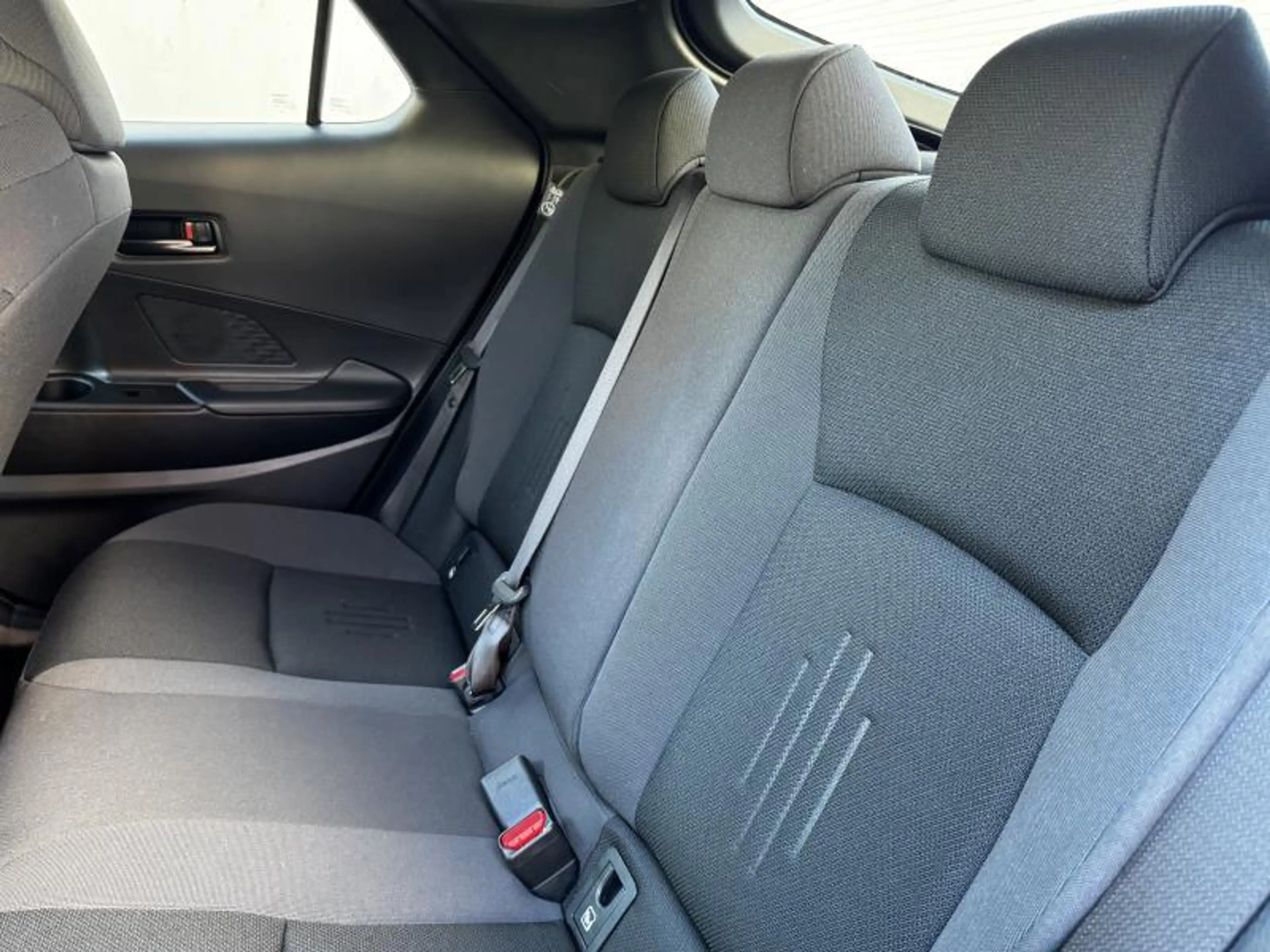 Toyota C-HR ELITE — photo 14