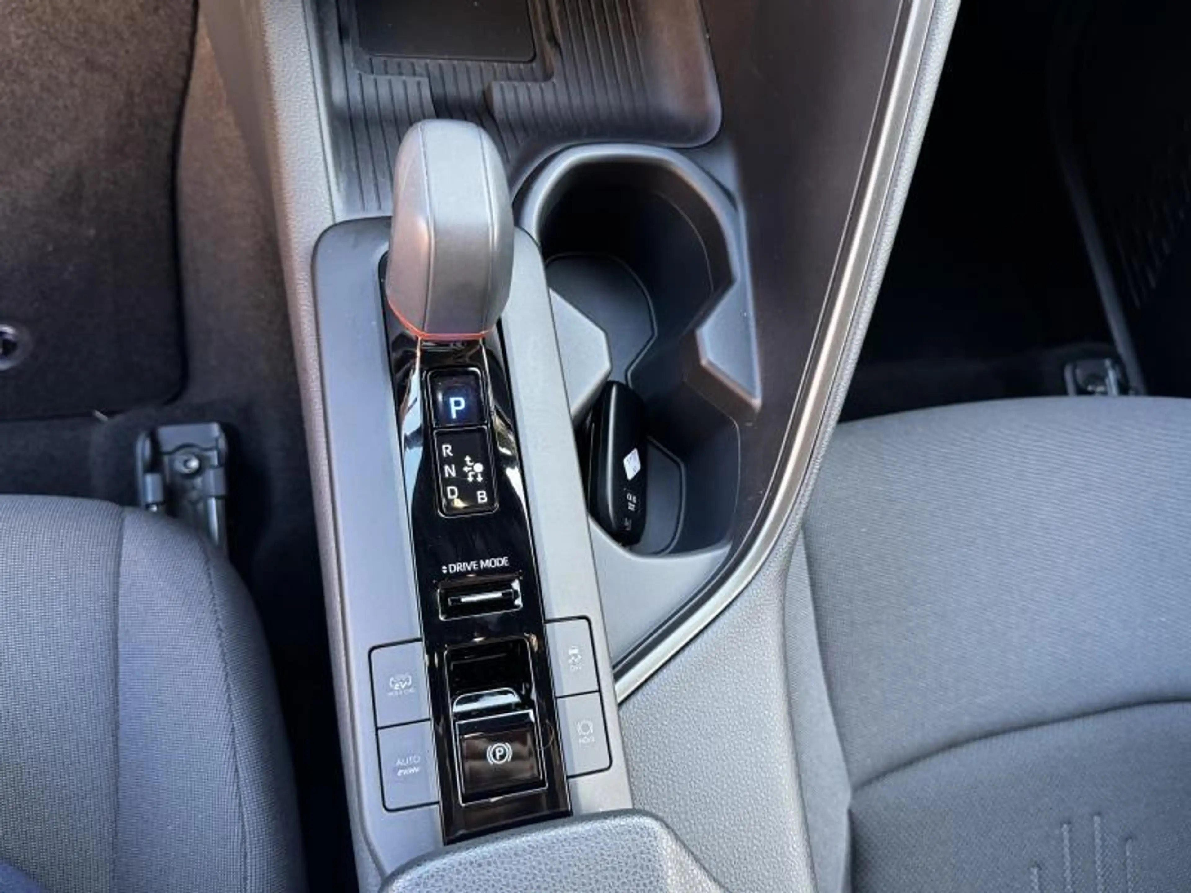 Toyota C-HR ELITE — photo 6