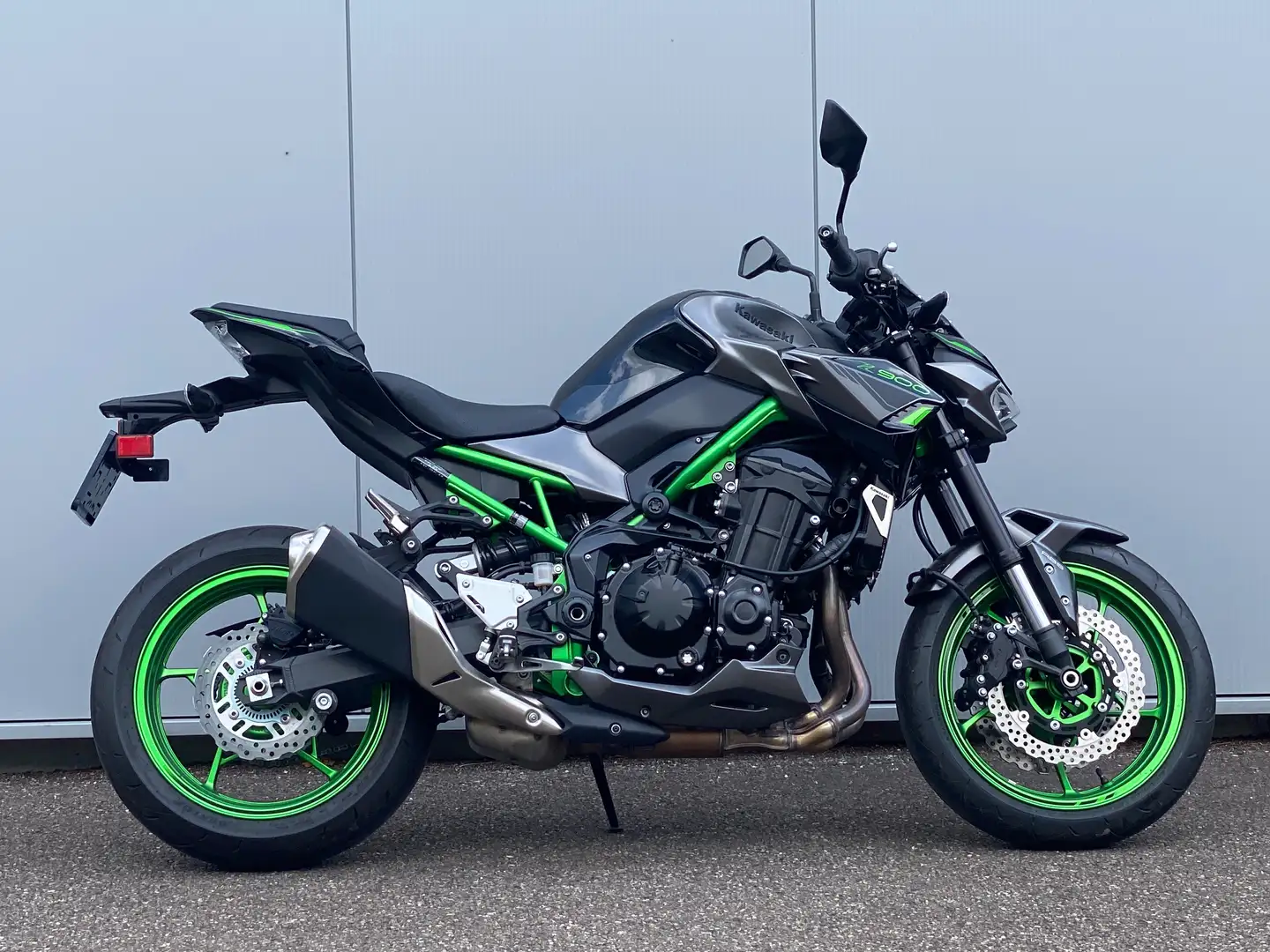 Kawasaki Z 900 van 2023 met slechts 2300km! Zwart - 1