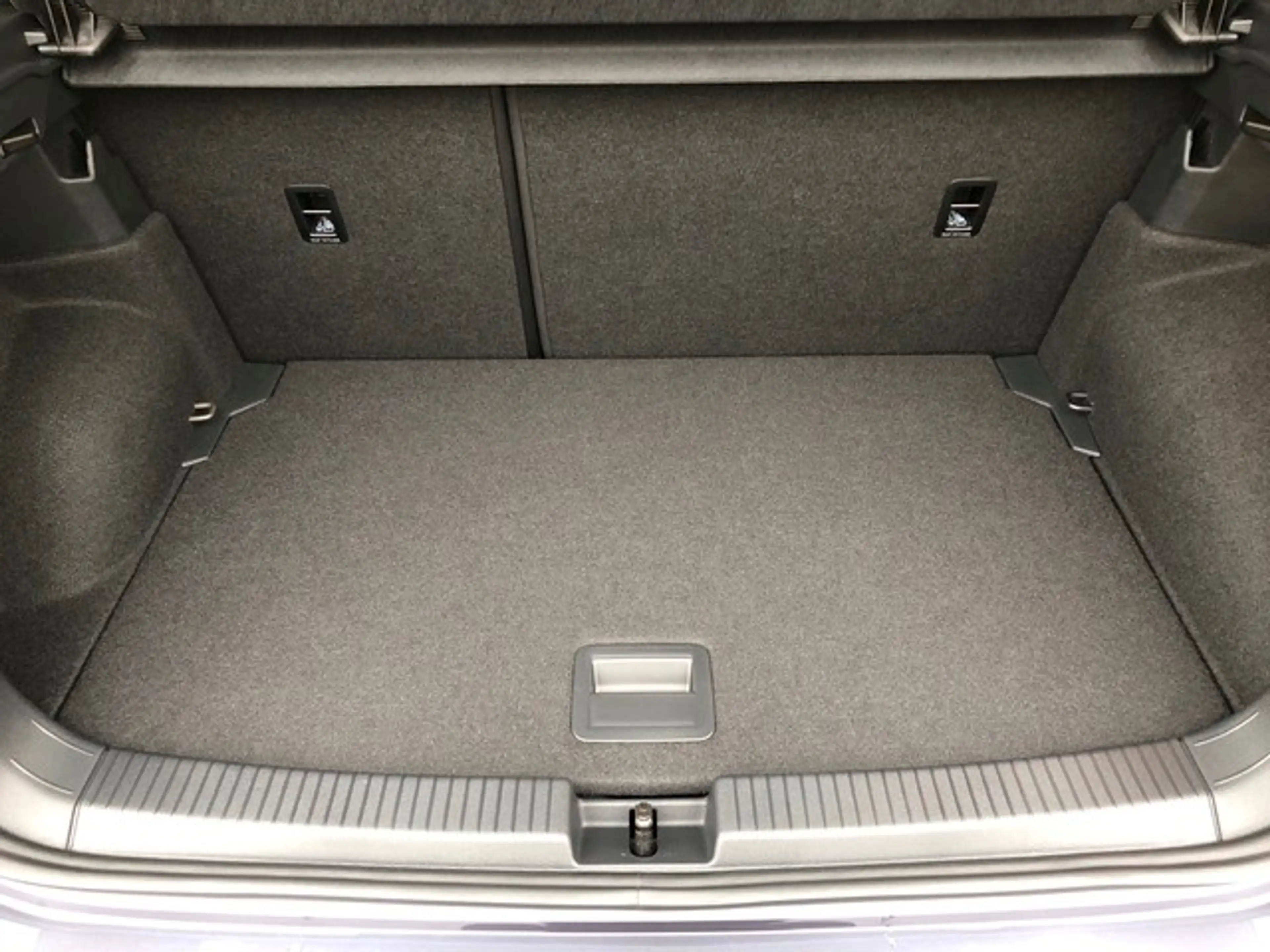 Volkswagen T-Cross Active 1.0TSI DSG Active+R-LINE+LED+NAVI — photo 9