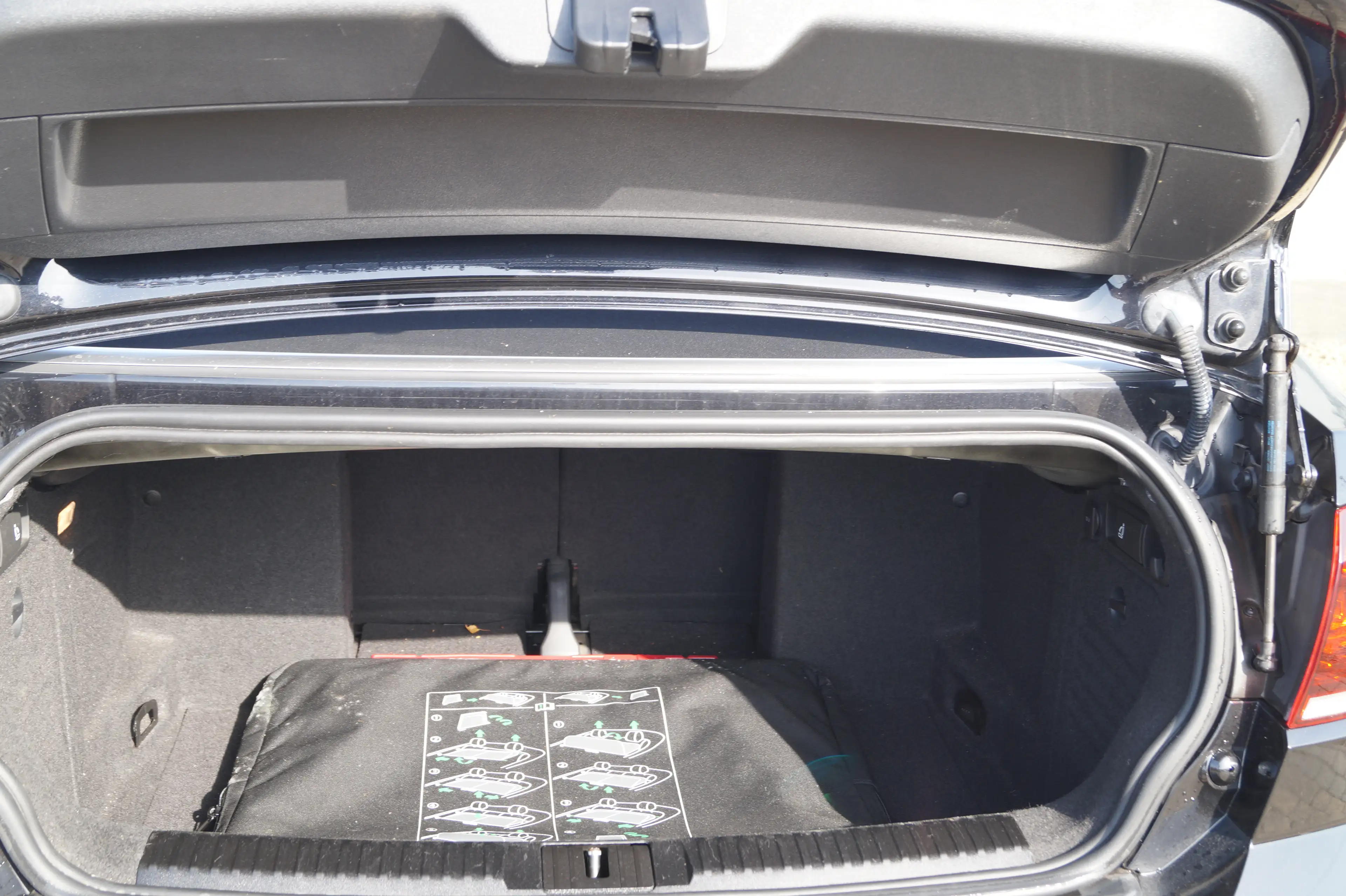 Volkswagen Golf Cabriolet Golf Cabriolet 1.6 CR TDi !! Karmann !! — photo 11