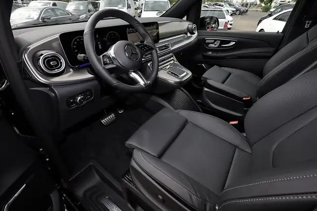 Mercedes-Benz V-Class view 11