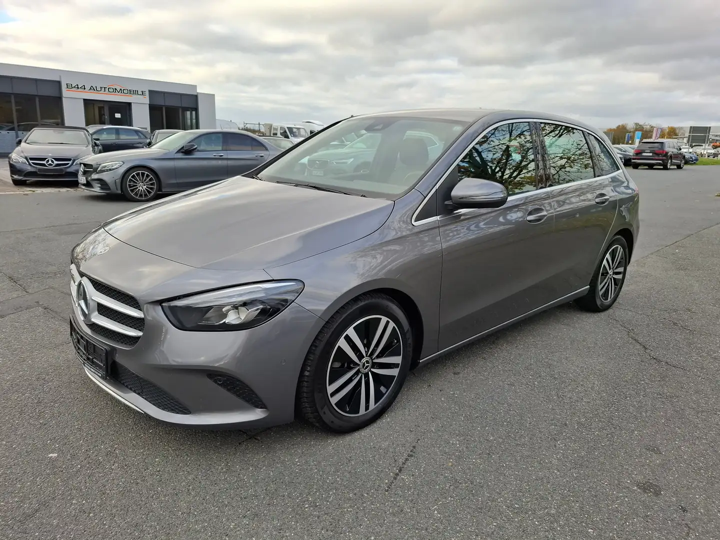 Mercedes-Benz B 180 B 180 (247.084) Grau - 1