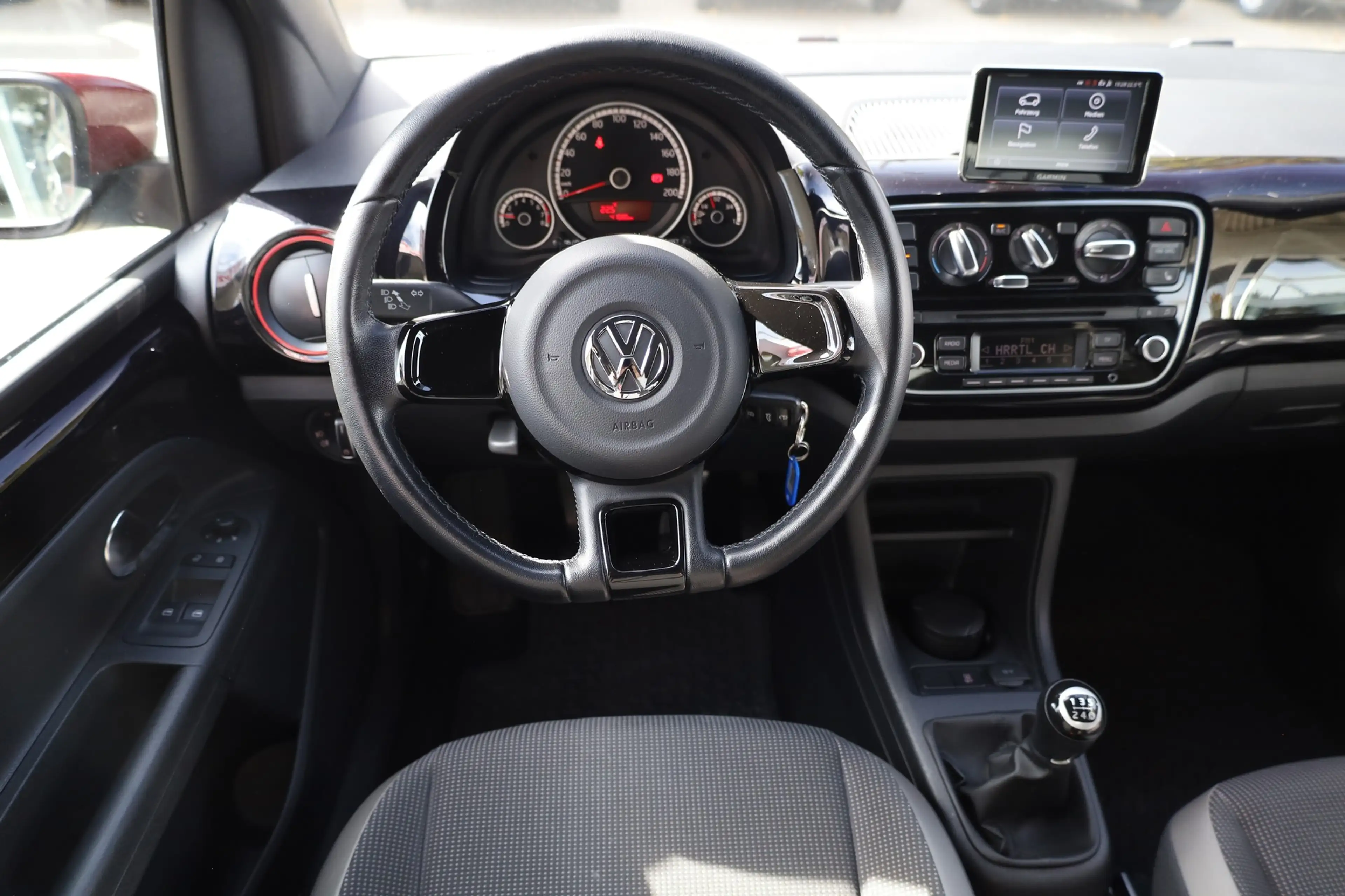 Volkswagen up! 1.0 TSI move Navi Sitzheizung Bluetooth AU — photo 11