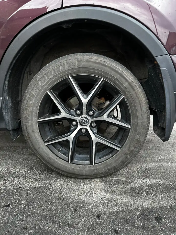Toyota RAV 4 снимка Toyota RAV 4