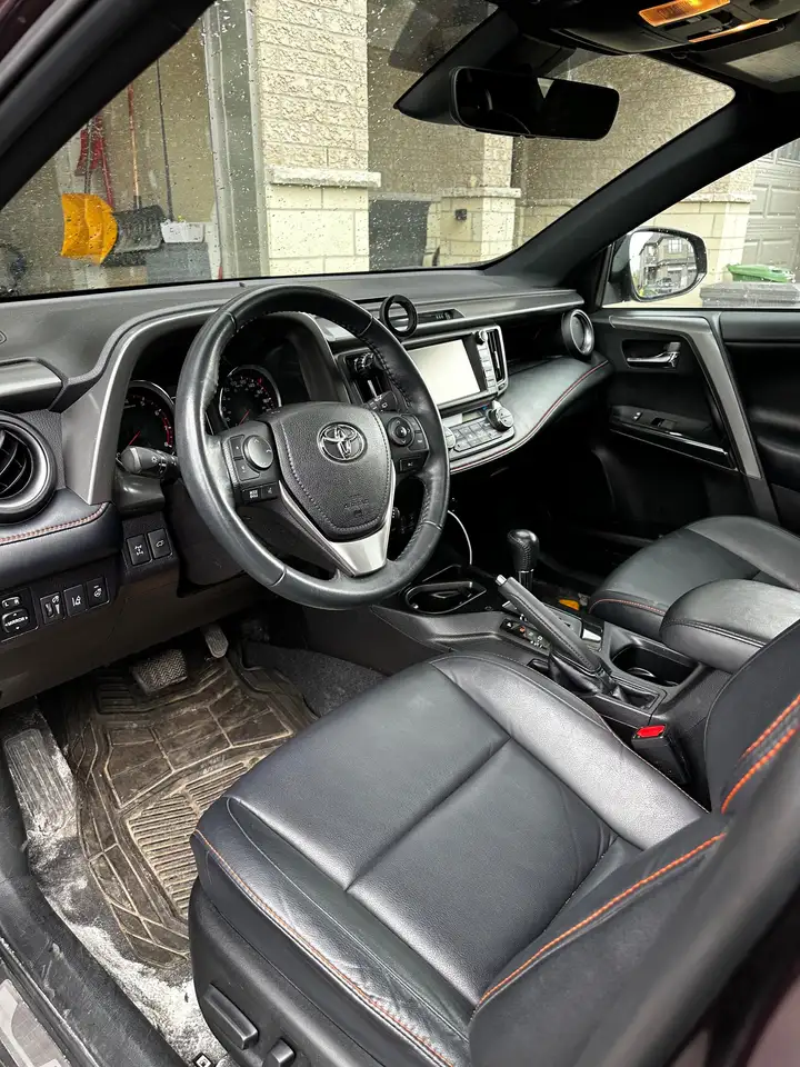 Toyota RAV 4 снимка Toyota RAV 4