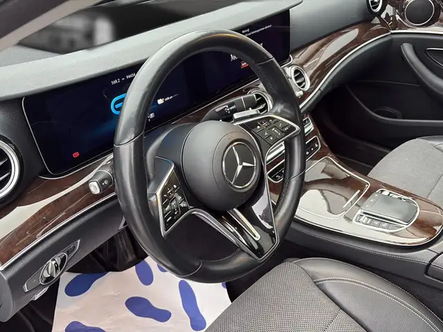 Mercedes-Benz E-Class view 11