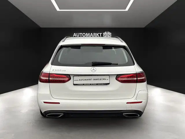 Mercedes-Benz E-Class view 7