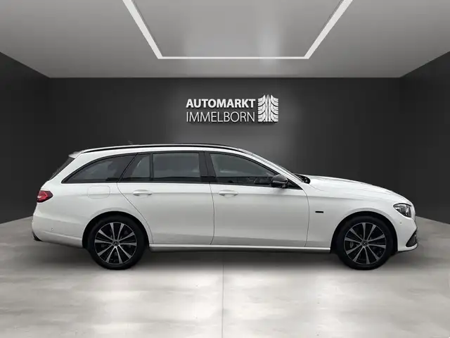 Mercedes-Benz E-Class view 8