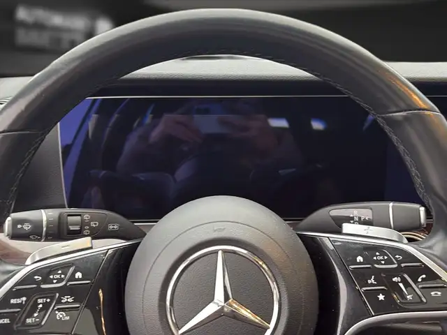 Mercedes-Benz E-Class view 13