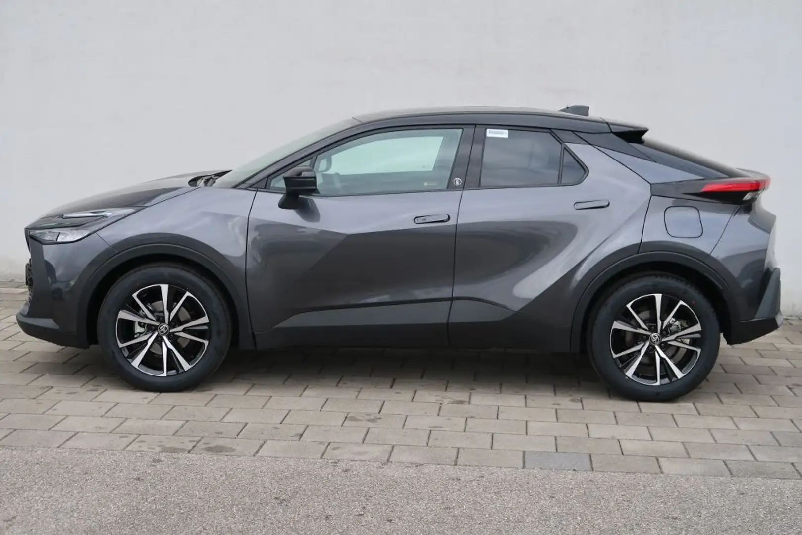 Toyota C-HR C-HR 1.8 Hybrid Team Deutschland Gris - 2