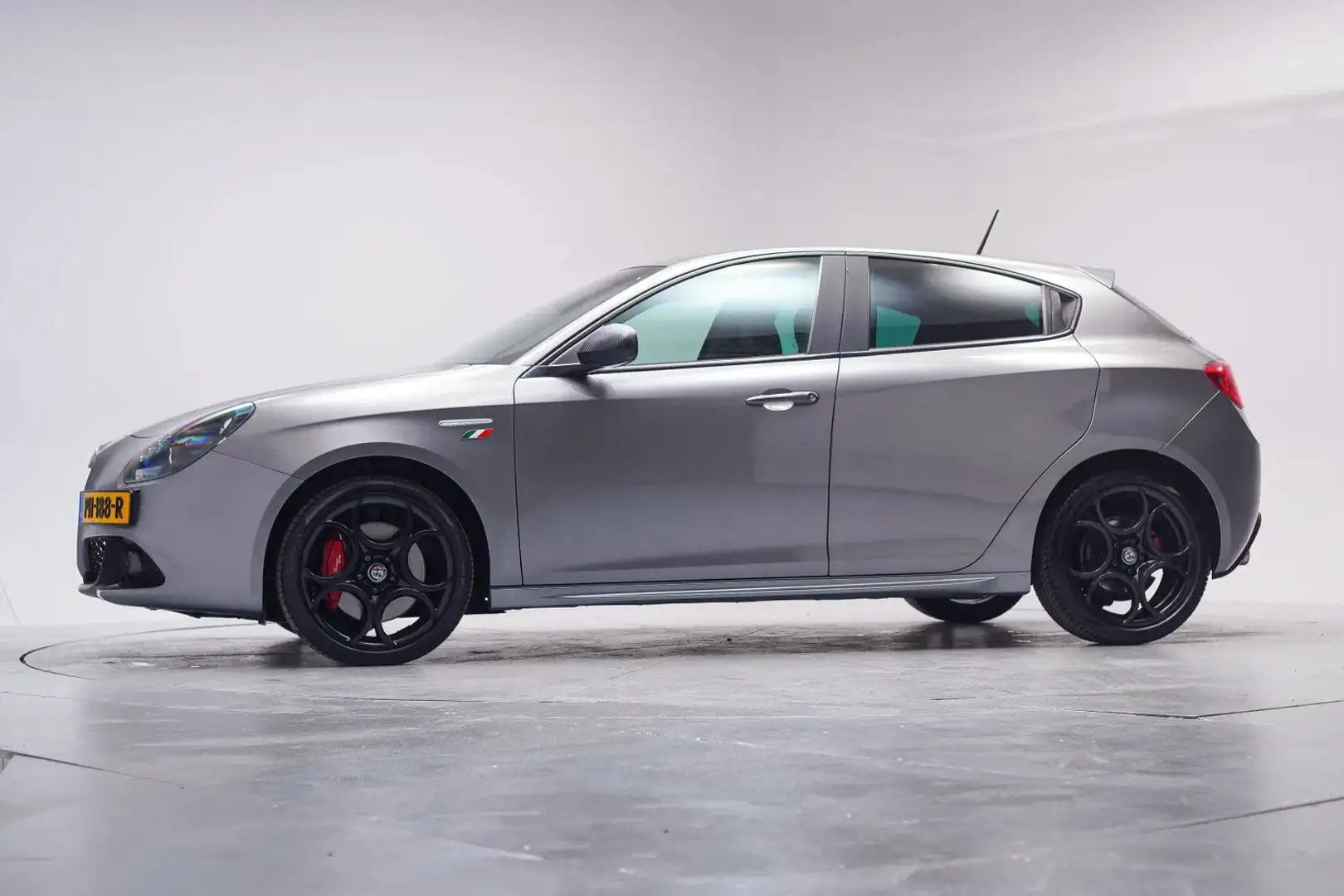 Alfa Romeo Giulietta 1.4 T MultiAir Super 170PK Automaat [ Leer Stoelve Grau - 2