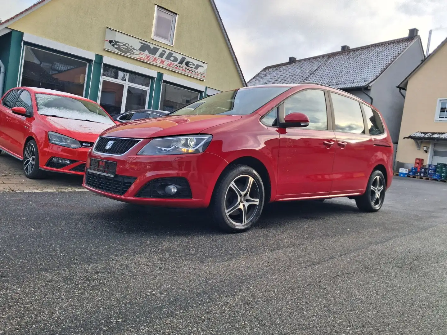SEAT Alhambra 2.0TDI Style 4Drive 7-SITZE+XENON+AHK Rot - 1