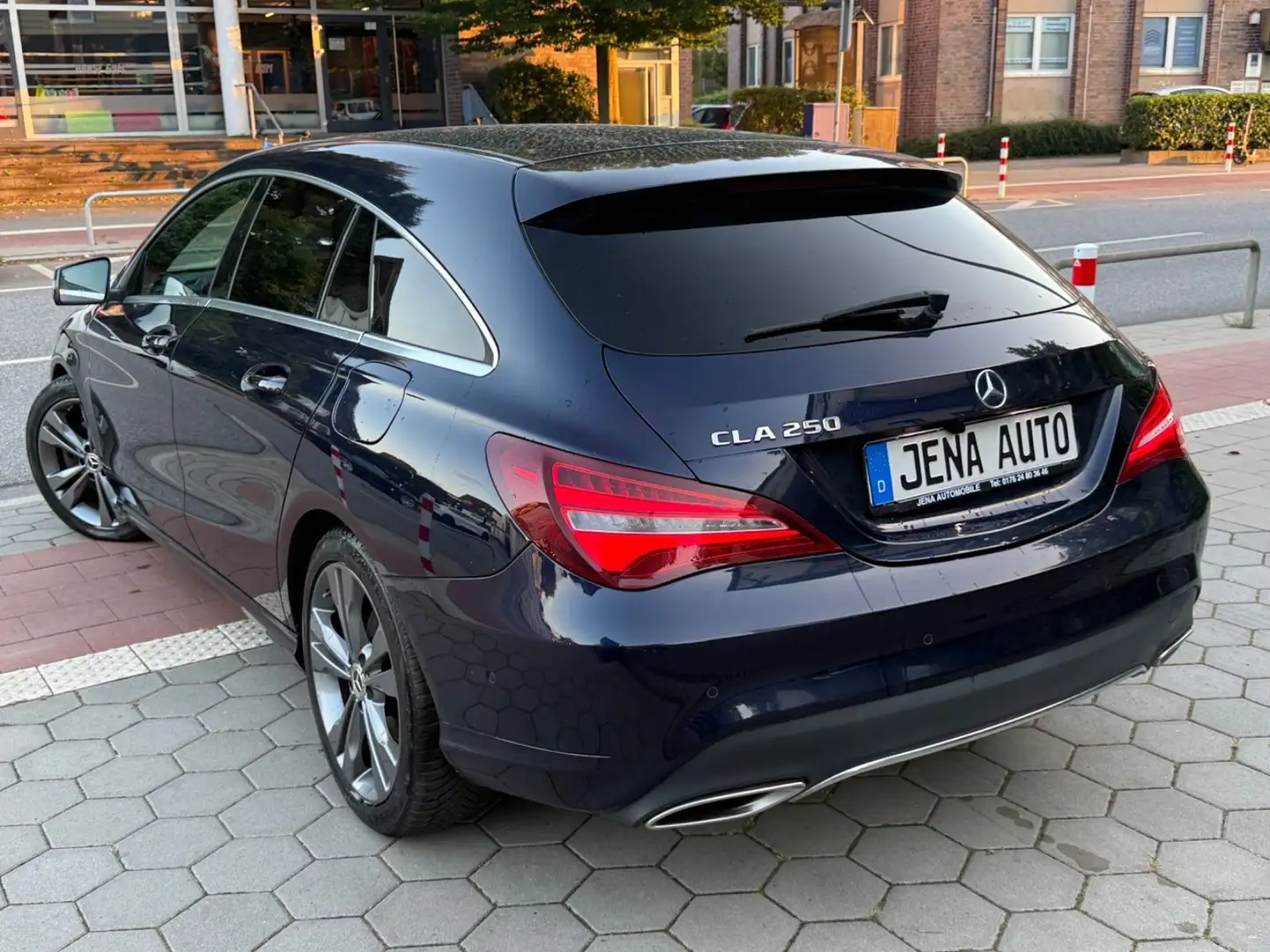 Mercedes-Benz CLA 250 Shooting Brake 2.Hand Voll R.Kamera Bleu - 2