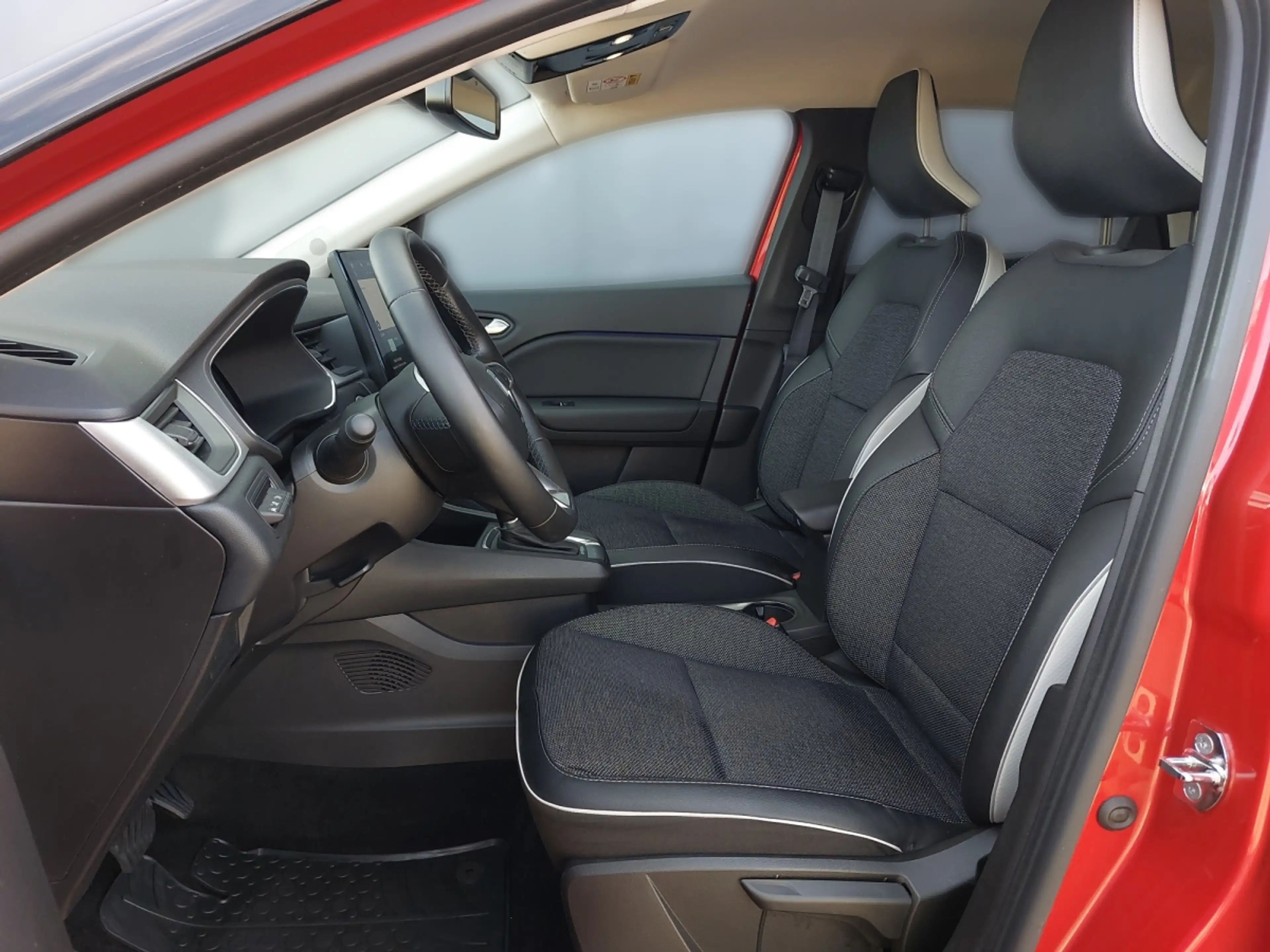 Renault Captur Techno Fast Track E-Tech Full Hybrid 145 — photo 5