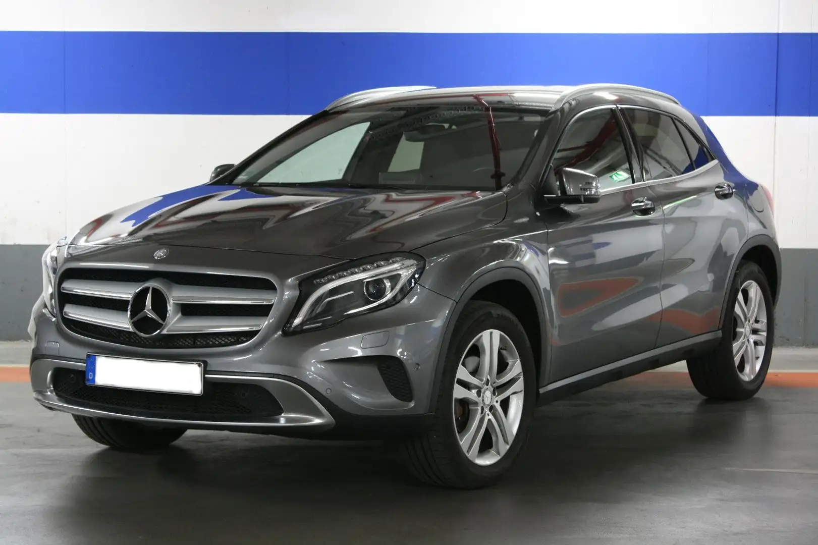 Mercedes-Benz GLA 220 CDI 4Matic Urban NAVI TÜV NEU! Gris - 1