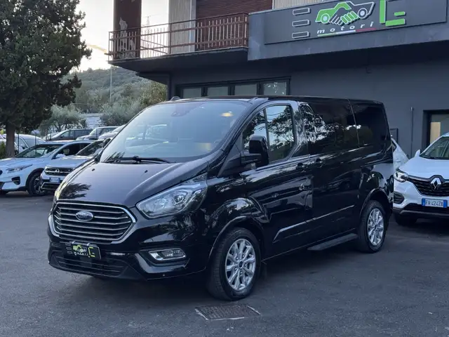 Ford Tourneo Custom 320 2.0 EcoBlu 185cv Auto Titanium X8 Posti