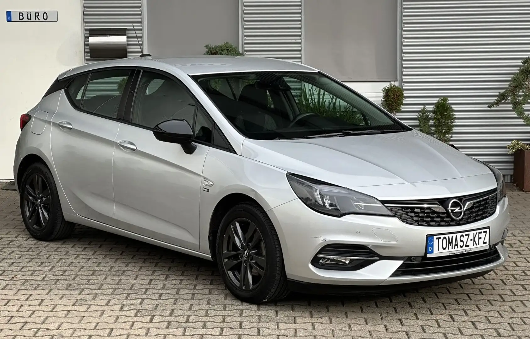 Opel Astra K 1.2T Edition 2020*LED*Navi*Kamera*SHz*AC Silber - 1
