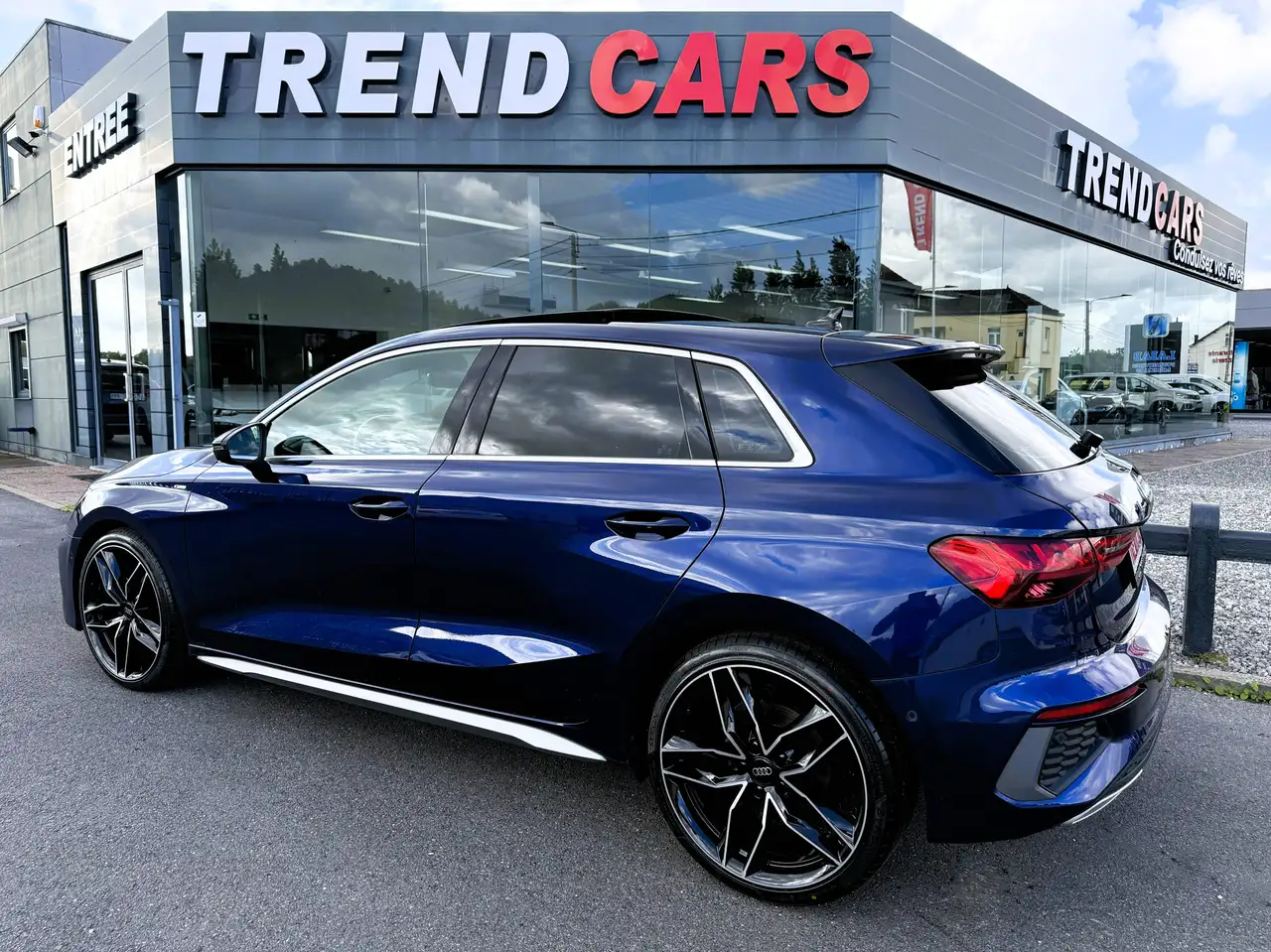 Audi A3 30 TFSI AUT 3x SLINE TOIT PANO CUIR KEYLESS LED MATRIX HUD CAMERA CARPLAY, миниатюра 4