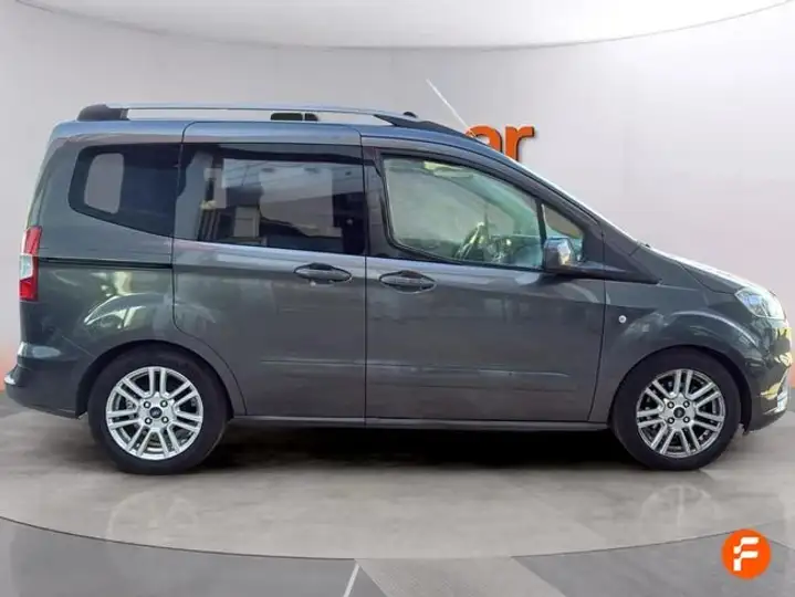 Ford Transit Courier 2020, foto 13