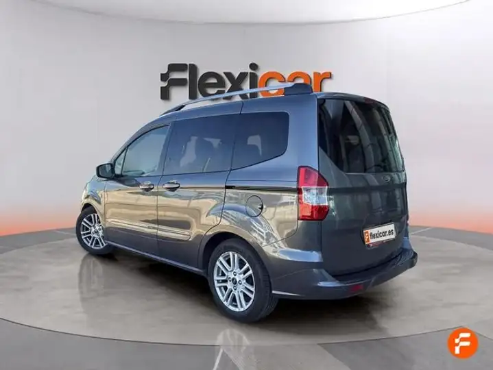 Ford Transit Courier 2020, foto 2