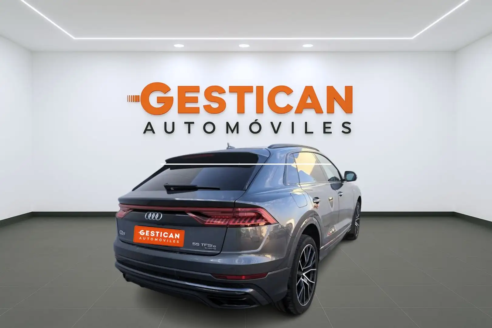 Audi Q8 55 TFSIe 280kW Black L quattro tiptronic - 2