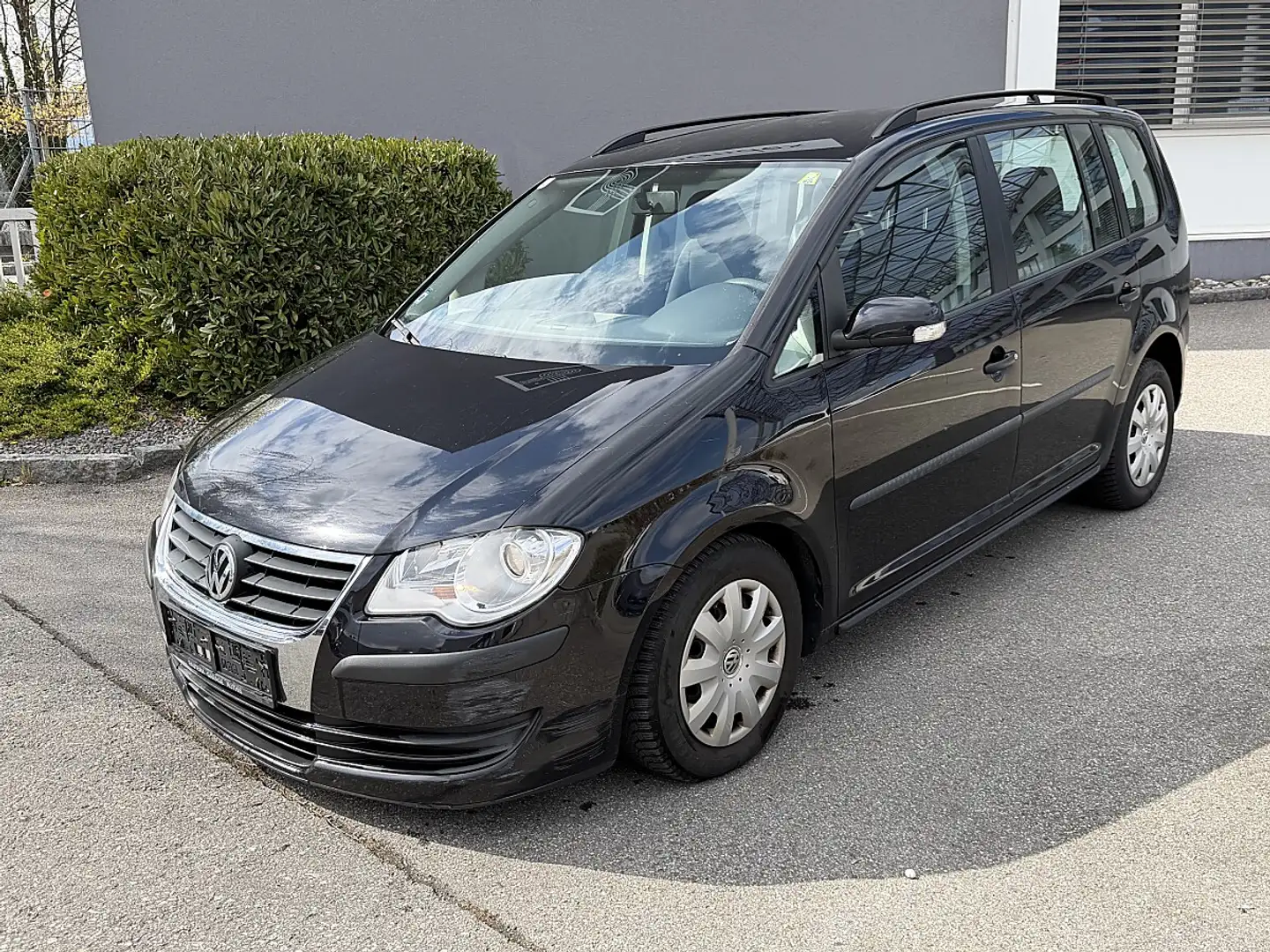Volkswagen Touran Conceptline 1,9 TDI DPF Grau - 1