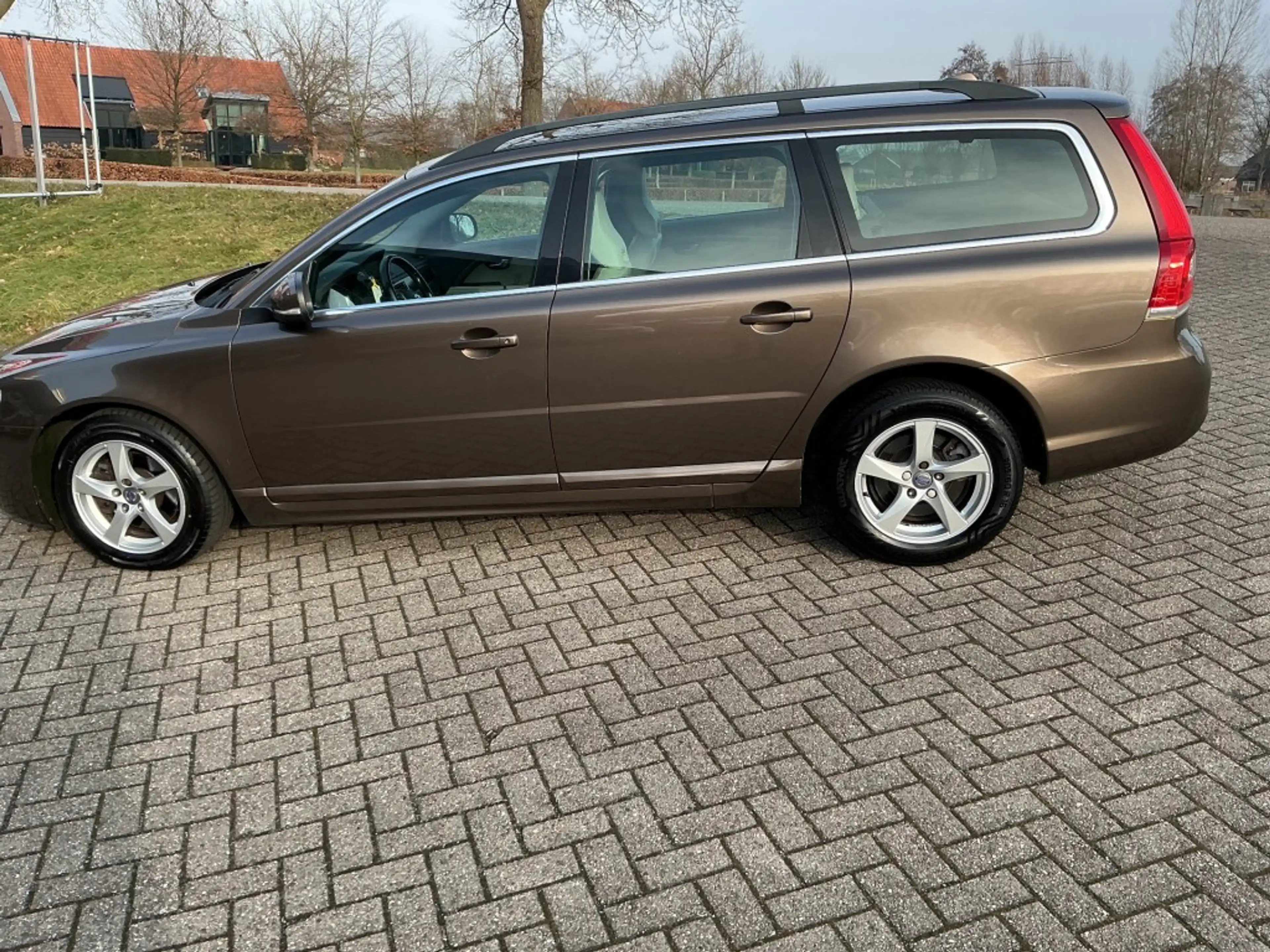 Volvo V70 2.0 D4 NORDIC+ — photo 11