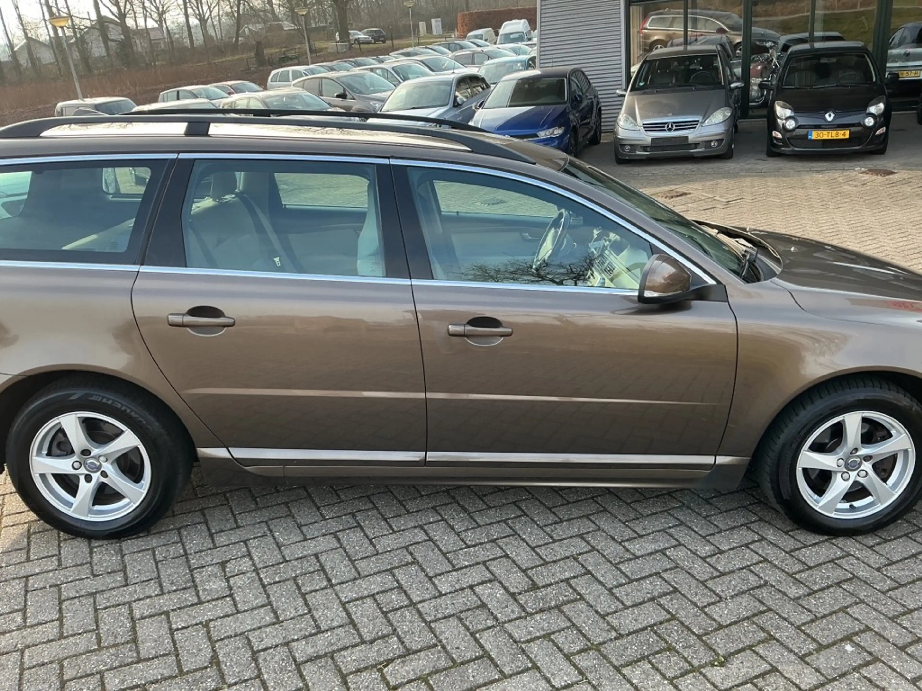 Volvo V70 2.0 D4 NORDIC+ — photo 6