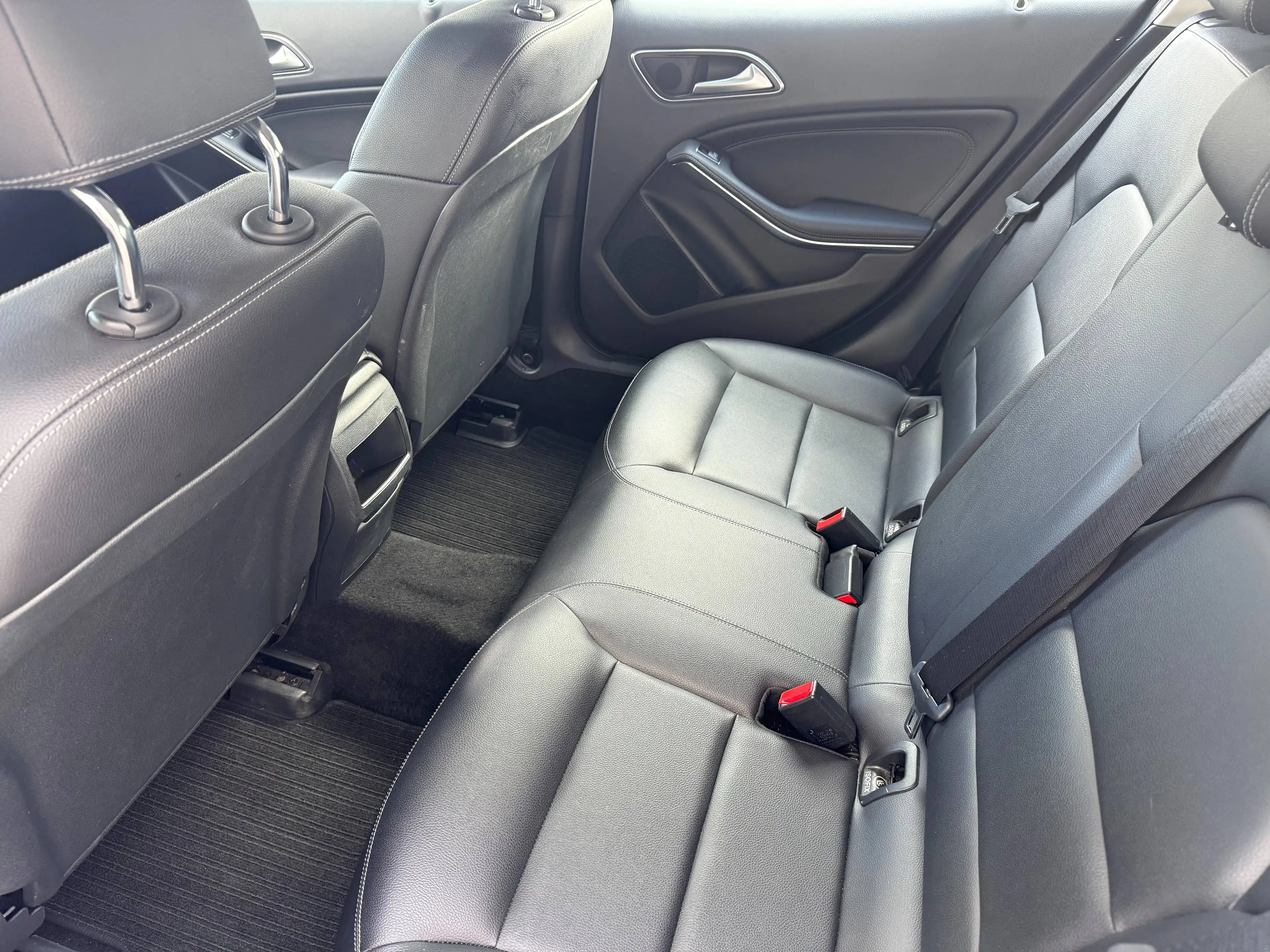 Mercedes-Benz GLA 180 GLA 180 — photo 8