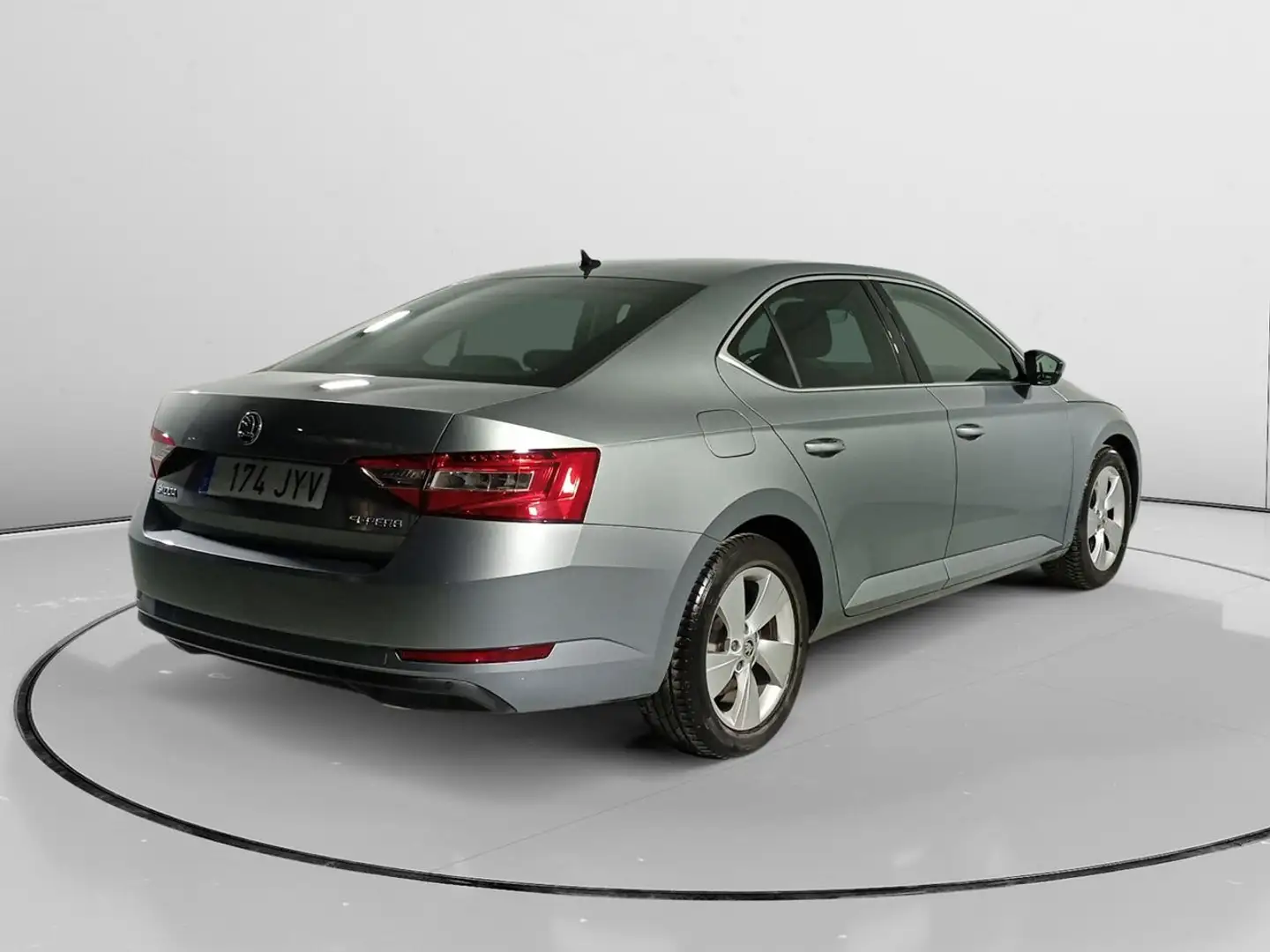 Skoda Superb 1.6TDI CR Ambition 88kW Gris - 2