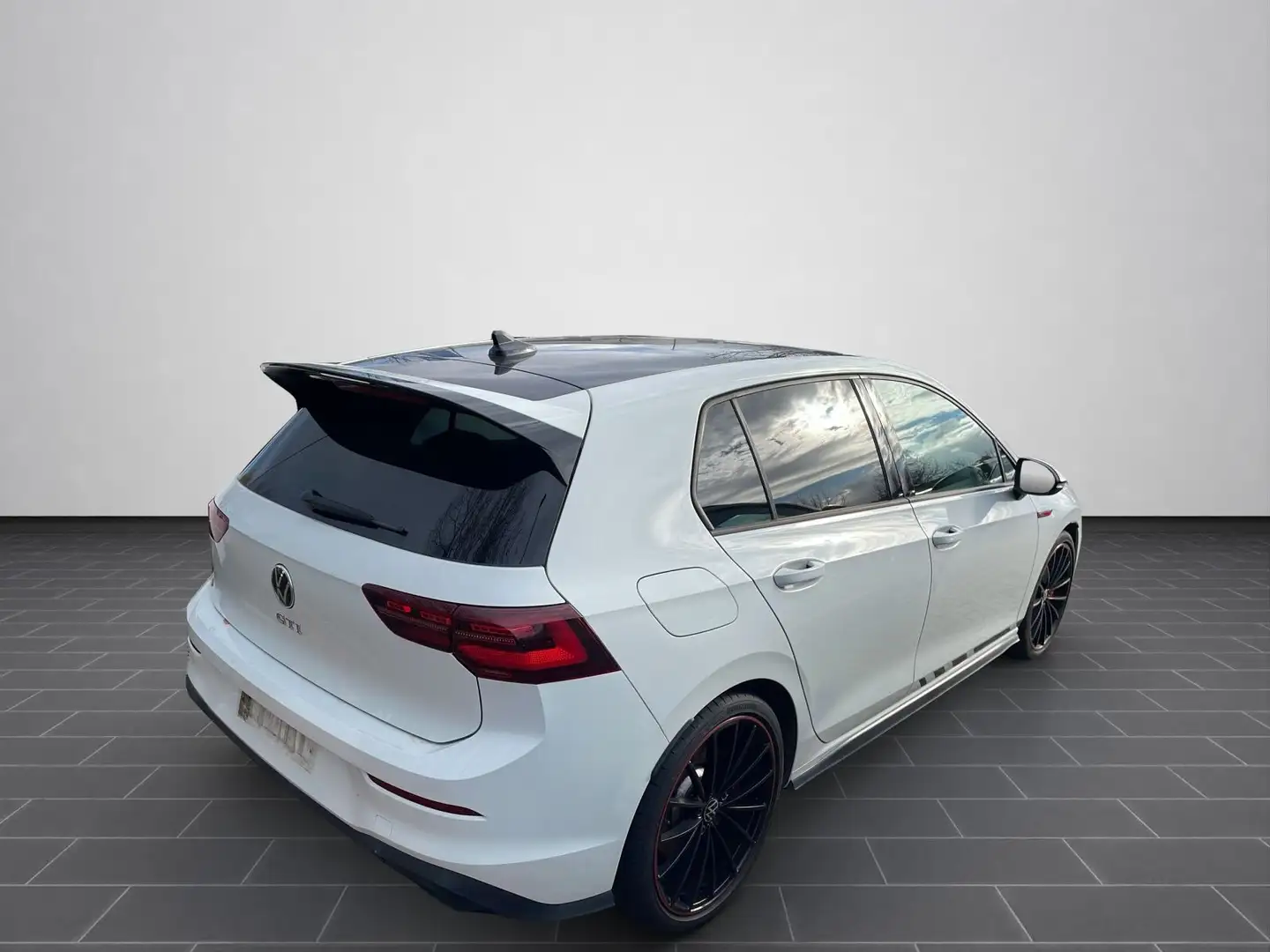 Volkswagen Golf GTI Clubsport 2.0 TSI OPF 221 kW 7-Gang-DSG Weiß - 2