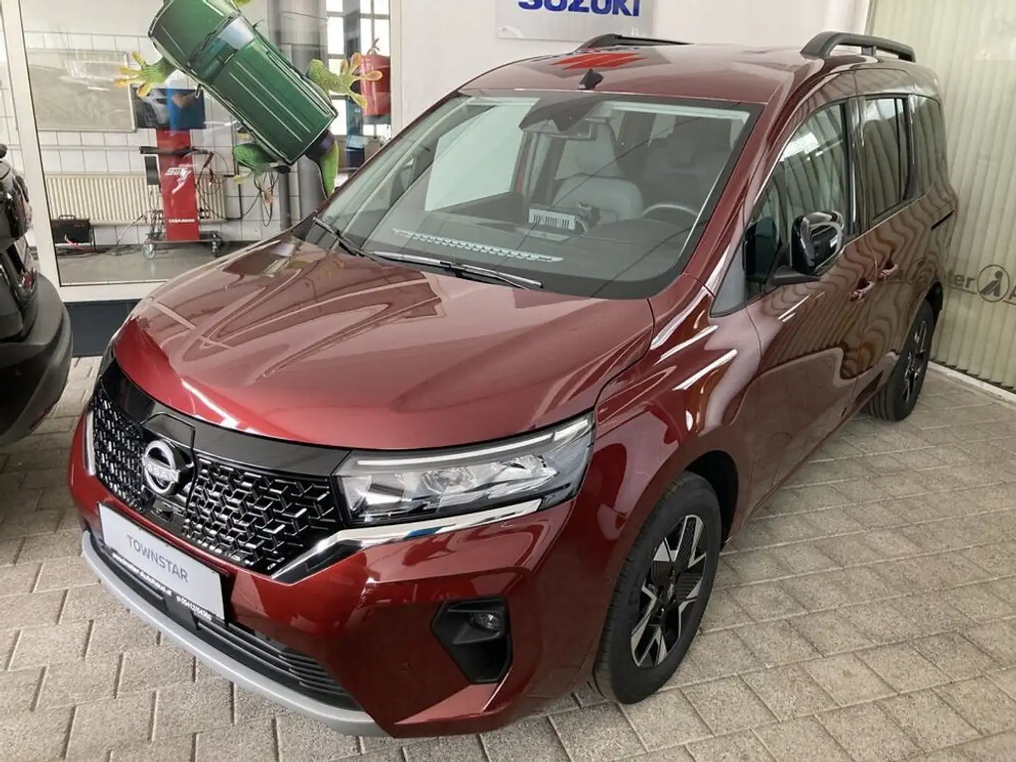 Nissan Townstar EV Tekna L1 45kWh 5-Sitze Rot - 2
