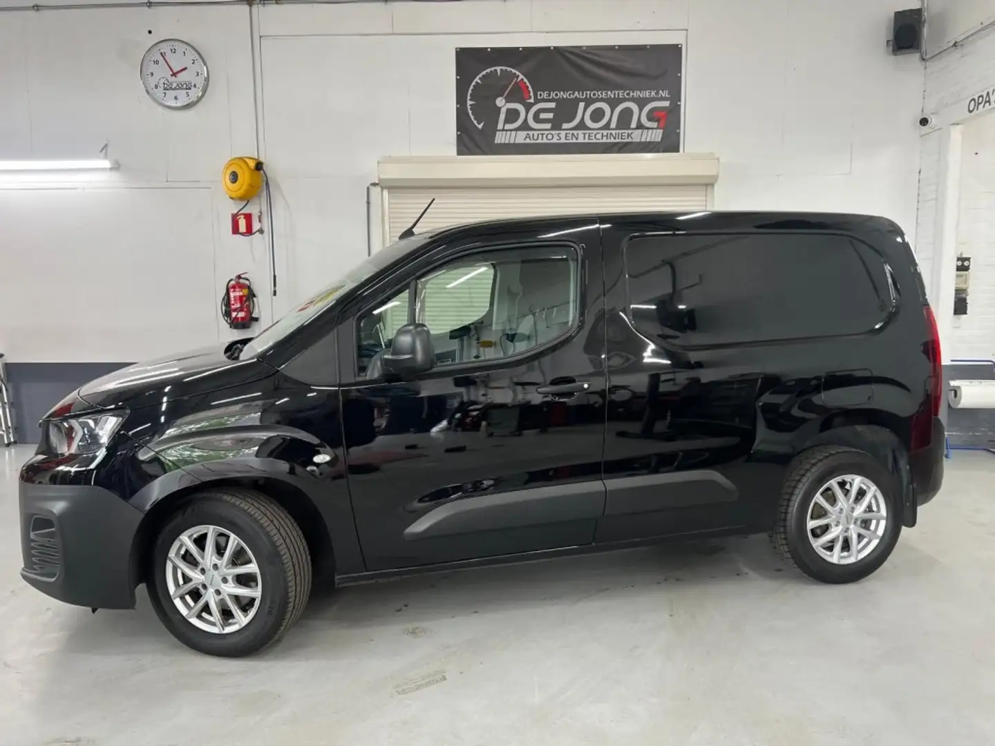 Peugeot Partner 1.5 BLUEHDI GRIP, Stoelverwarming, Media, PDC, Cru Zwart - 2