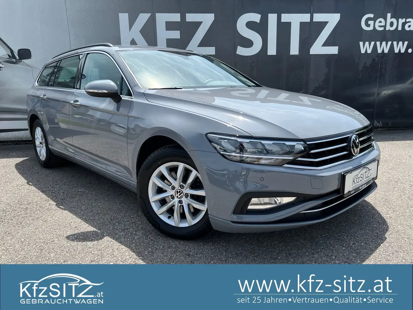 Volkswagen Passat Variant Business 1,5 TSI DSG | ACC/RFK Grau - 1