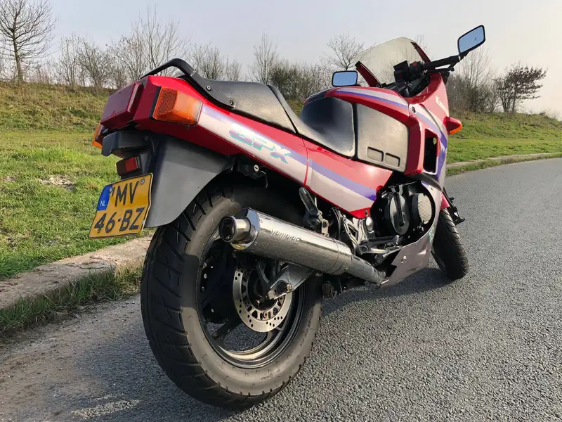 Kawasaki GPX 600 R - foto 5