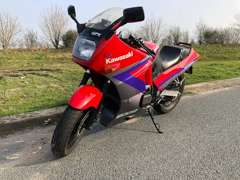 Kawasaki GPX 600 R