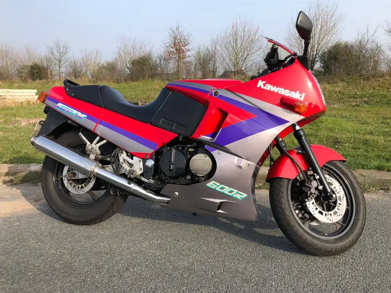 Kawasaki GPX 600 R - foto 3
